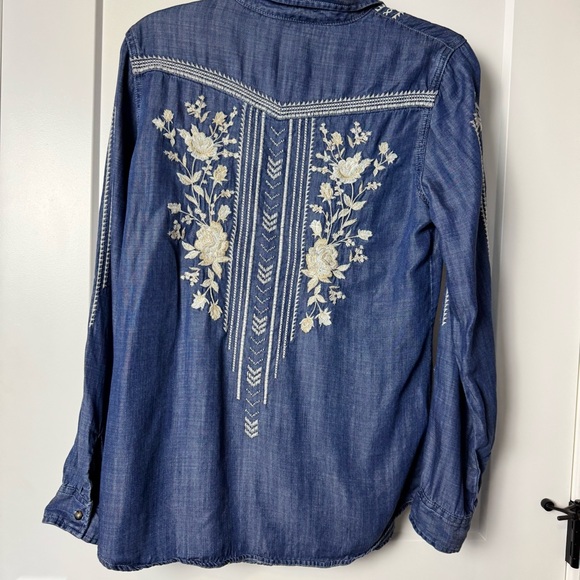 Sundance Blue Floral Embroidered Blouse - Picture 10 of 10